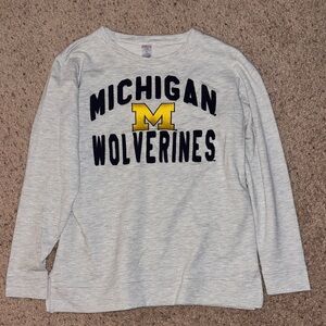 Sideline Apparel U of M Wolverines Gray Long Sleeve Shirt